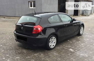 Хетчбек BMW 1 Series 2009 в 