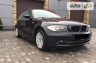 Хетчбек BMW 1 Series 2009 в 