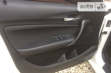 Хетчбек BMW 1 Series 2012 в 