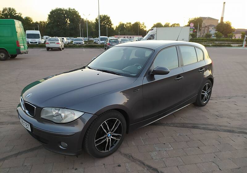 Хэтчбек BMW 1 Series 2005 в Житомире