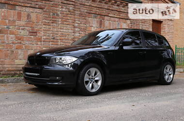 Хэтчбек BMW 1 Series 2010 в Киеве