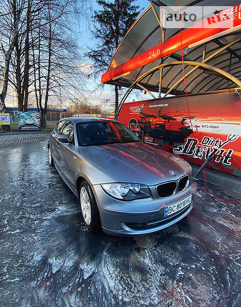 Хэтчбек BMW 1 Series 2011 в Львове