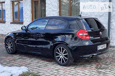 Хэтчбек BMW 1 Series 2010 в Коломые