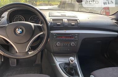 Хэтчбек BMW 1 Series 2009 в Пулинах