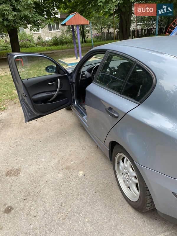 Хэтчбек BMW 1 Series 2005 в Житомире фото 3 Хэтчбек BMW 1 Series 2005 в Житомире