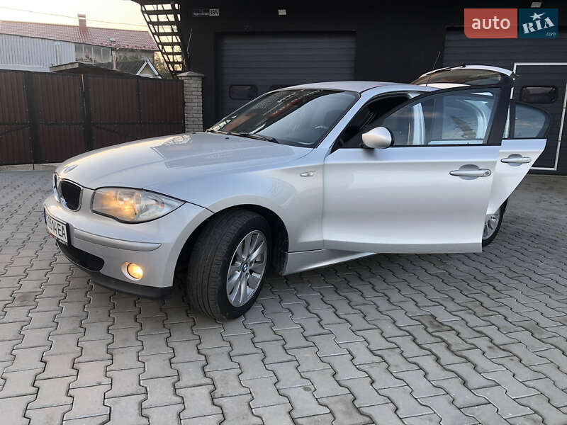 Хэтчбек BMW 1 Series 2006 в Черновцах фото 2 Хэтчбек BMW 1 Series 2006 в Черновцах