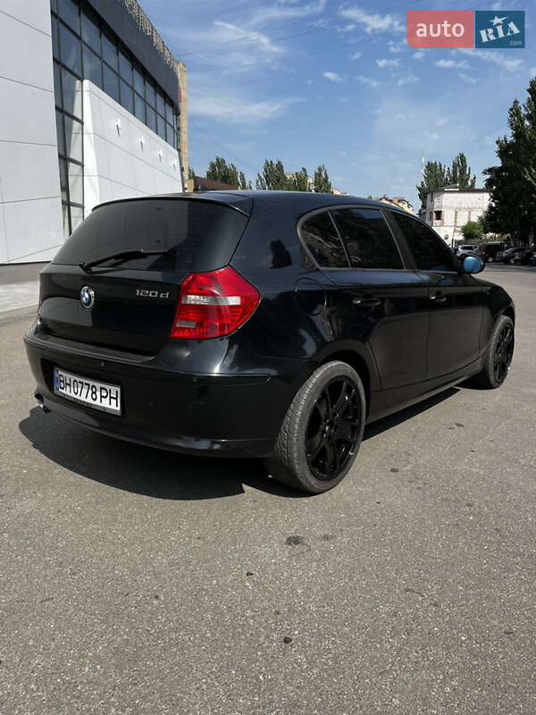 Хэтчбек BMW 1 Series 2007 в Запорожье