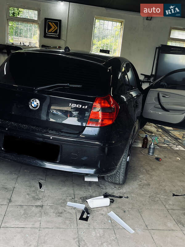 Хэтчбек BMW 1 Series 2007 в Запорожье