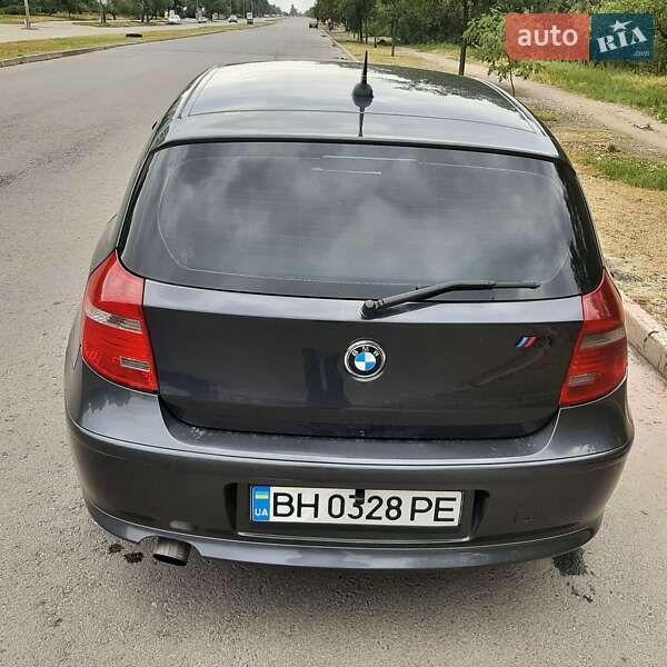 Хэтчбек BMW 1 Series 2007 в Запорожье