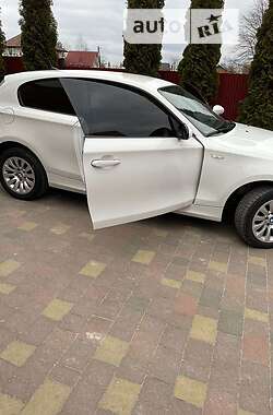 Хэтчбек BMW 1 Series 2009 в Ровно