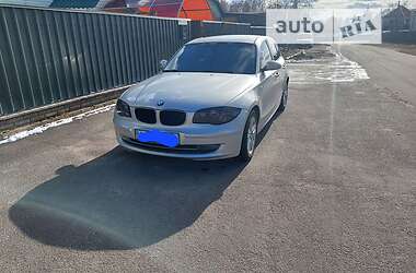 Хэтчбек BMW 1 Series 2009 в 