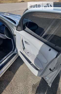 Хэтчбек BMW 1 Series 2009 в 