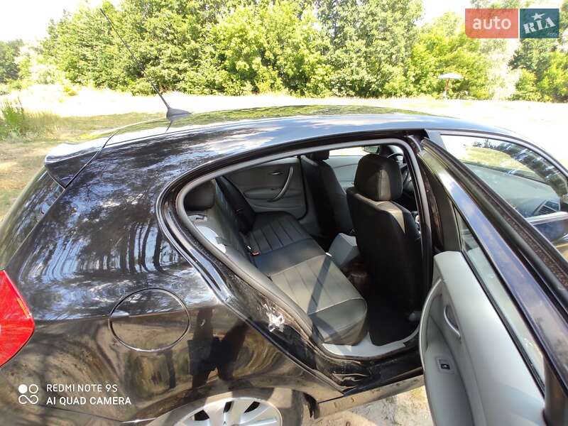 Хетчбек BMW 1 Series 2008 в Сумах
