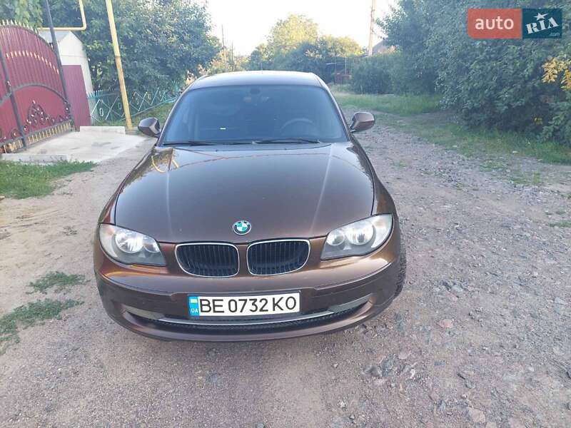 Хетчбек BMW 1 Series 2010 в Первомайську