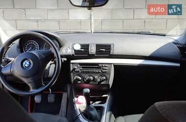 Хэтчбек BMW 1 Series 2005 в 