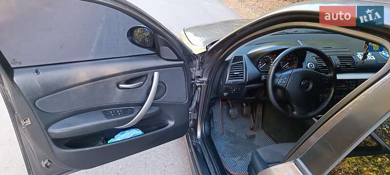 Хэтчбек BMW 1 Series 2008 в Александрие