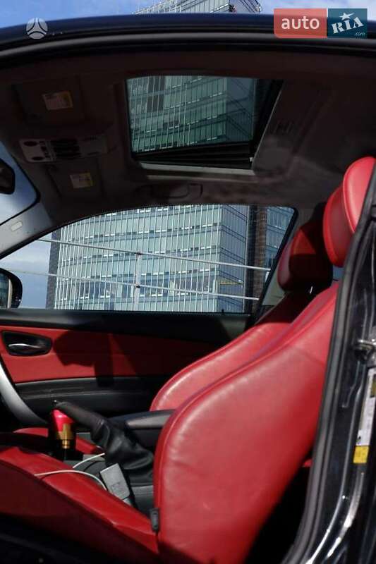 Хэтчбек BMW 1 Series 2011 в Киеве