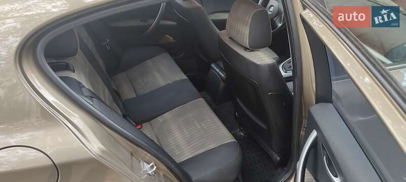 Хэтчбек BMW 1 Series 2005 в Одессе