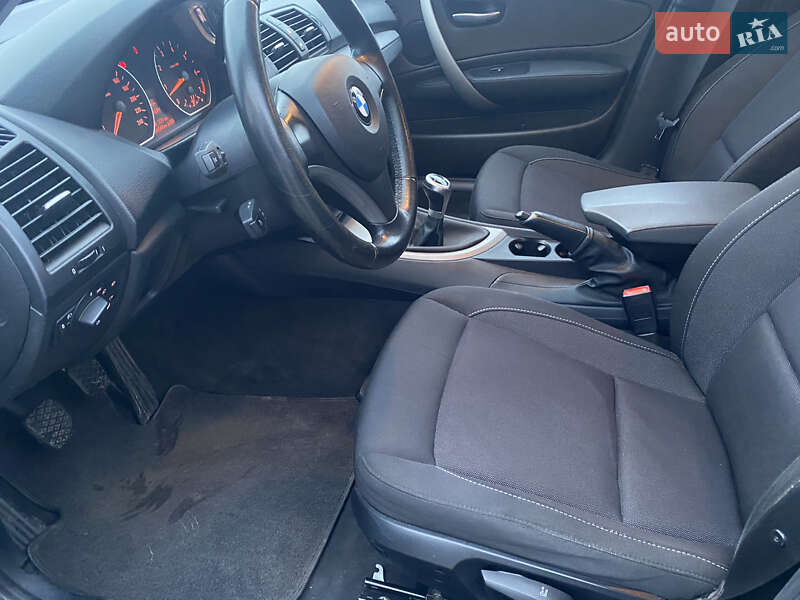 Хетчбек BMW 1 Series 2008 в Луцьку