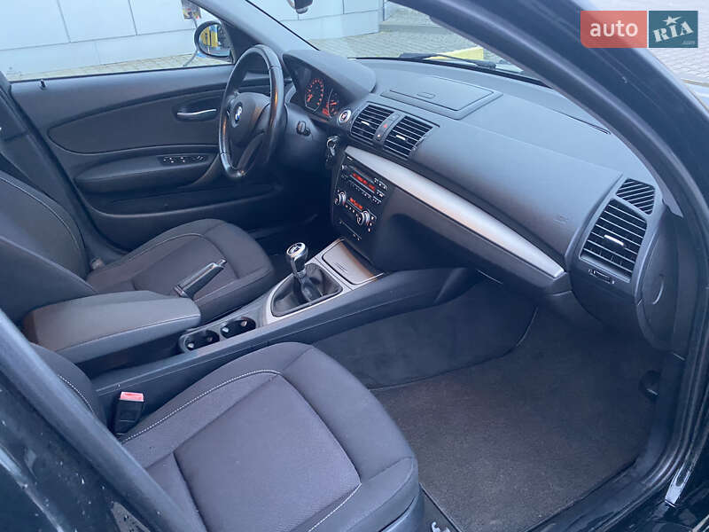 Хетчбек BMW 1 Series 2008 в Луцьку