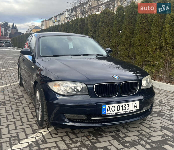 Хэтчбек BMW 1 Series 2007 в Ужгороде