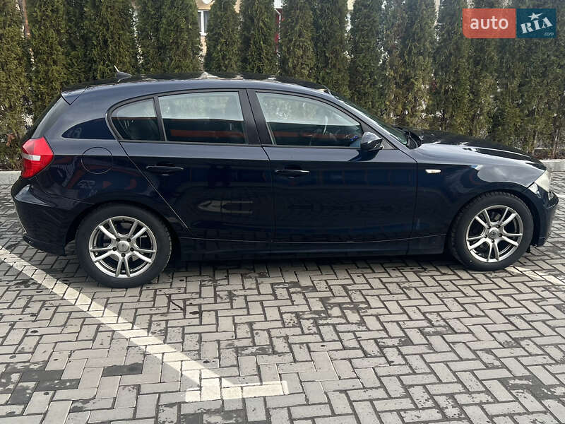 Хэтчбек BMW 1 Series 2007 в Ужгороде