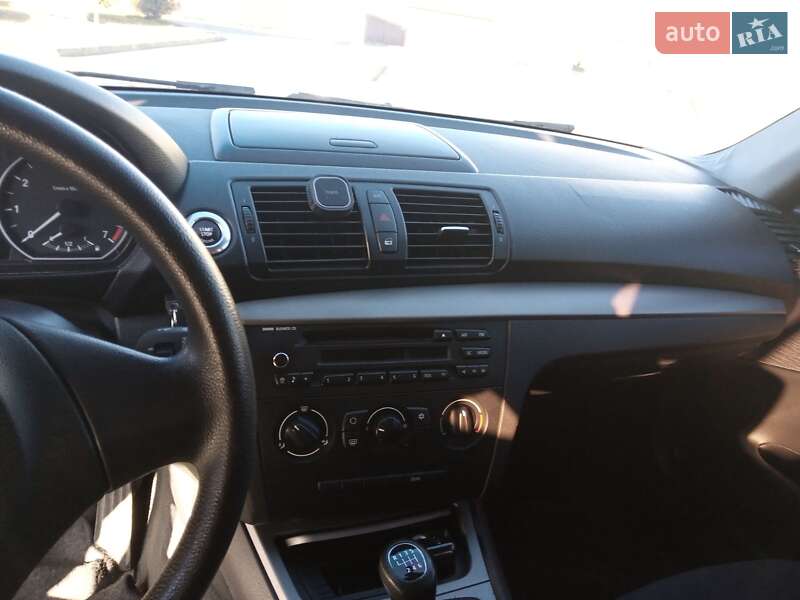 Хэтчбек BMW 1 Series 2008 в Киеве