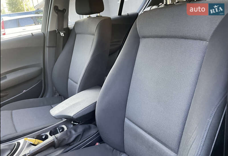 Хэтчбек BMW 1 Series 2006 в Киеве