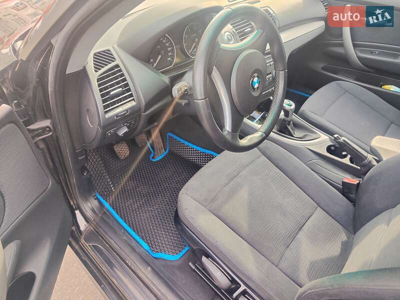 Хетчбек BMW 1 Series 2009 в Києві