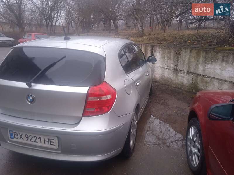 Хэтчбек BMW 1 Series 2009 в Волочиске