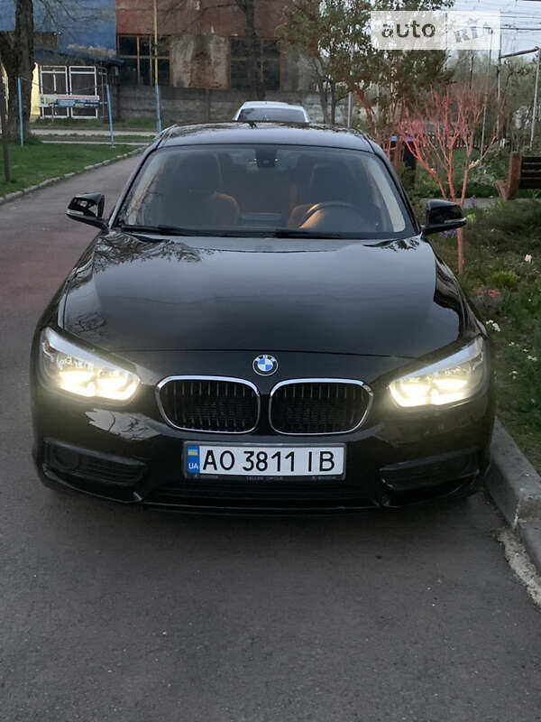 Хетчбек BMW 1 Series 2017 в Тячеві