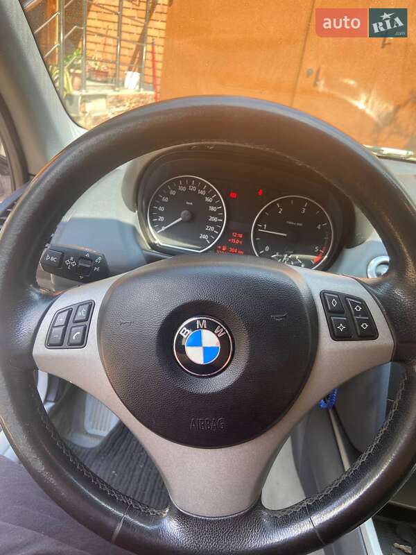 Хэтчбек BMW 1 Series 2005 в Киеве фото 7 Хэтчбек BMW 1 Series 2005 в Киеве