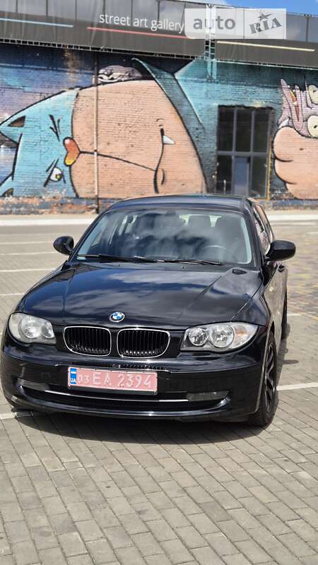 Хэтчбек BMW 1 Series 2010 в Луцке