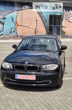 Хэтчбек BMW 1 Series 2010 в Луцке