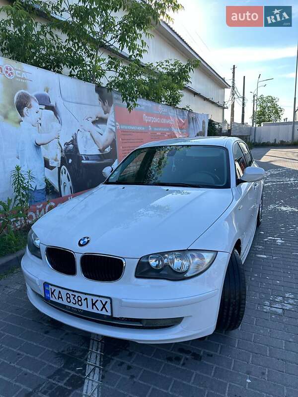 Хетчбек BMW 1 Series 2010 в Києві фото 6 Хетчбек BMW 1 Series 2010 в Києві