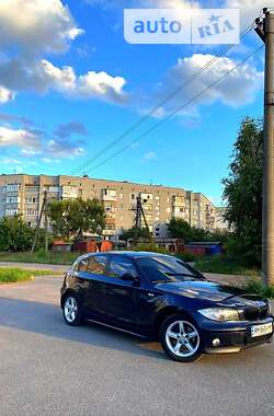 Хэтчбек BMW 1 Series 2006 в Коростене