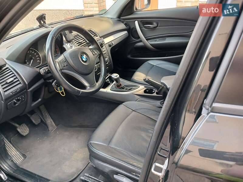Хэтчбек BMW 1 Series 2011 в Кропивницком