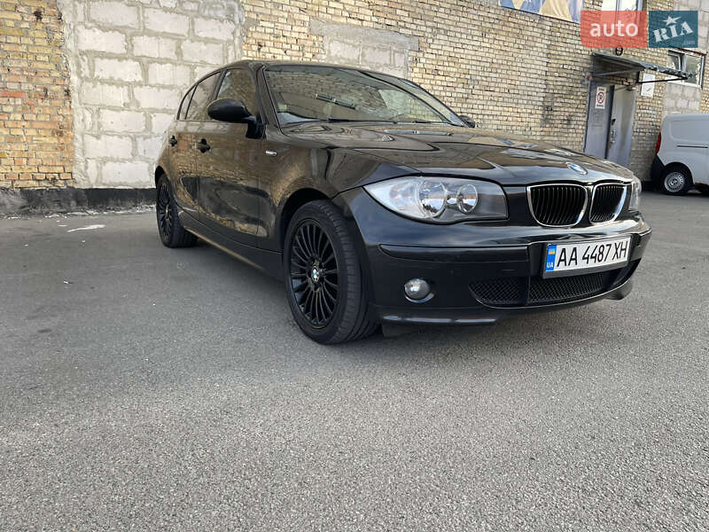Хэтчбек BMW 1 Series 2005 в Киеве