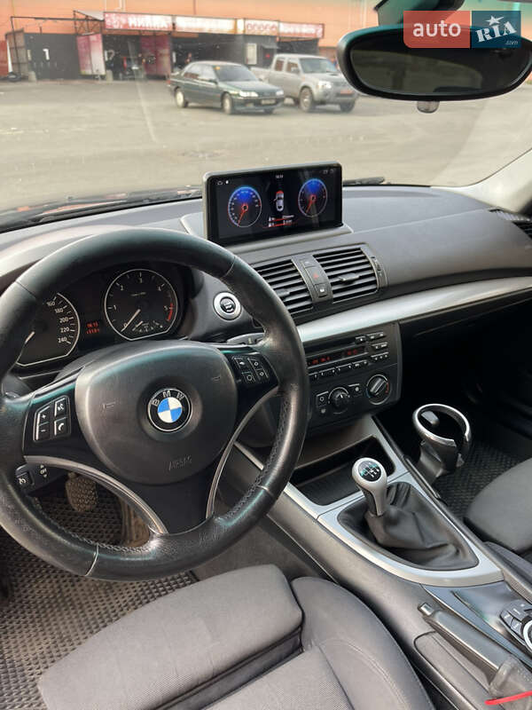 Хэтчбек BMW 1 Series 2005 в Киеве