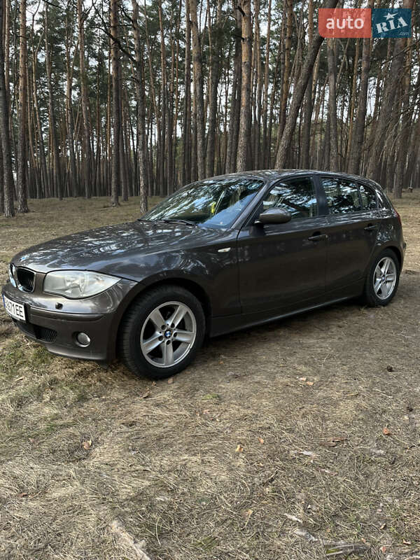Хэтчбек BMW 1 Series 2006 в Чернигове