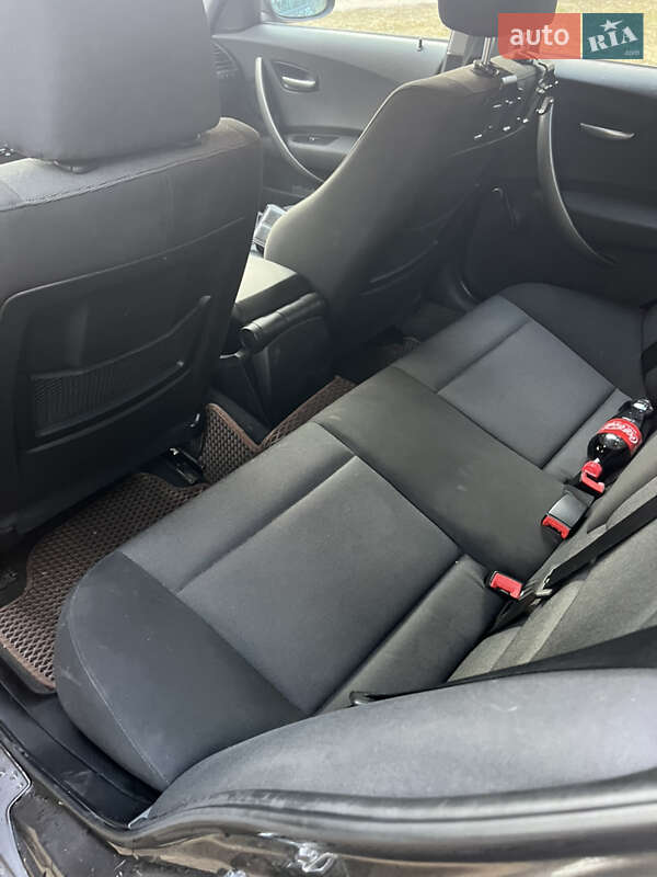 Хэтчбек BMW 1 Series 2006 в Чернигове