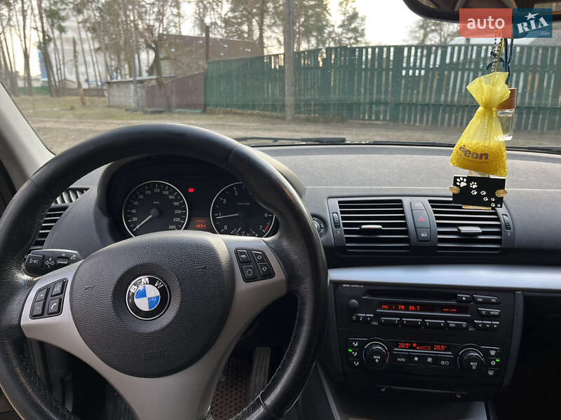 Хэтчбек BMW 1 Series 2006 в Чернигове