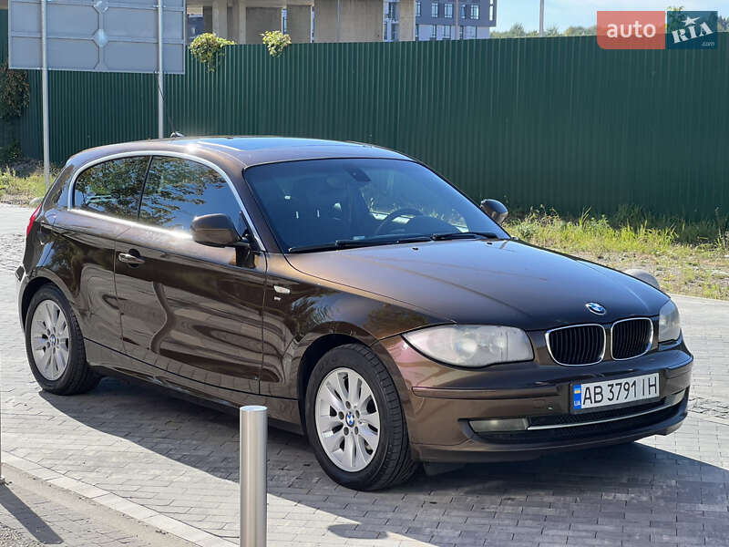 Хетчбек BMW 1 Series 2011 в Києві фото 6 Хетчбек BMW 1 Series 2011 в Києві