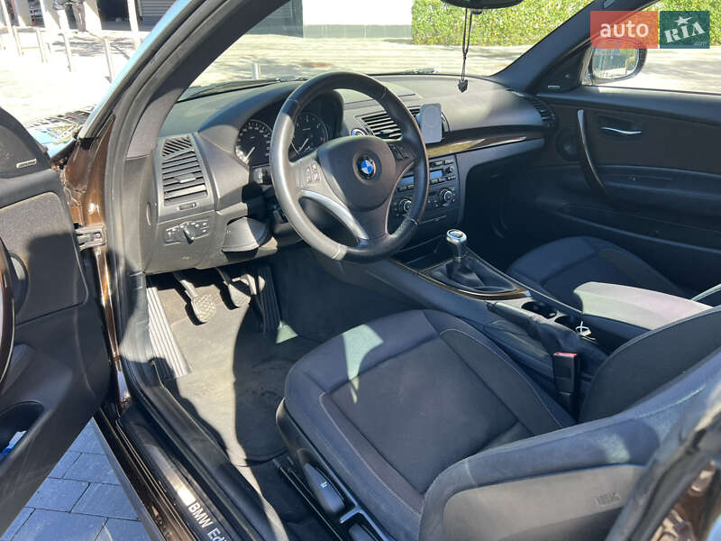 Хетчбек BMW 1 Series 2011 в Києві фото 8 Хетчбек BMW 1 Series 2011 в Києві