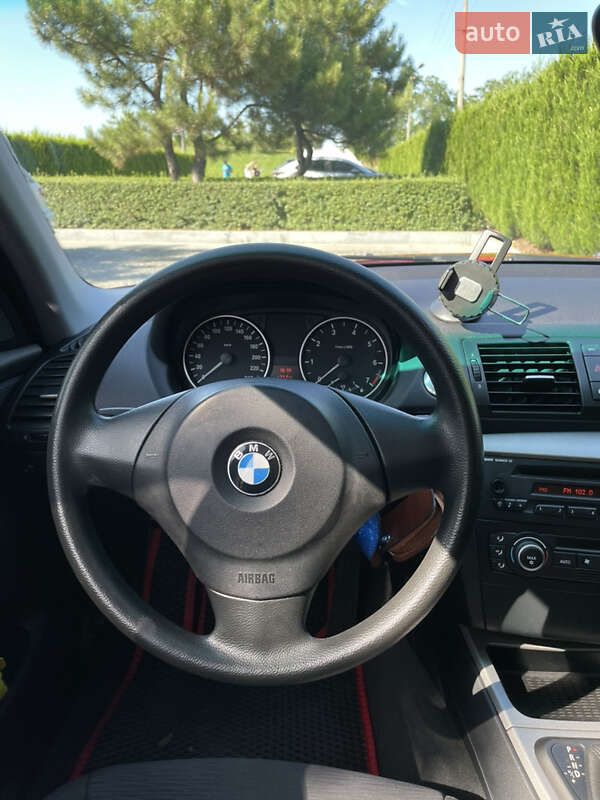 Хэтчбек BMW 1 Series 2009 в Днепре