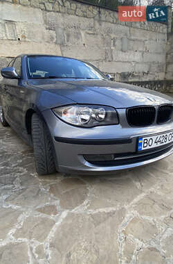 Хэтчбек BMW 1 Series 2010 в Теребовле