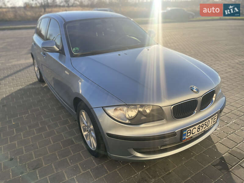 Хэтчбек BMW 1 Series 2009 в Львове
