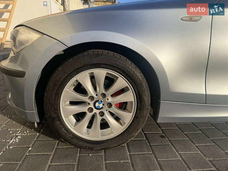 Хэтчбек BMW 1 Series 2009 в Львове