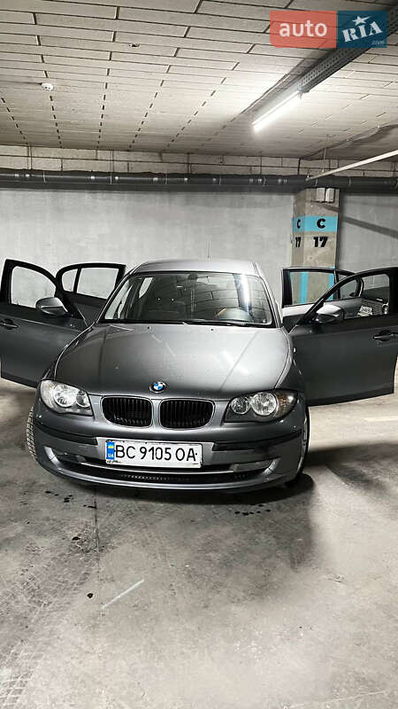 Хэтчбек BMW 1 Series 2011 в Львове