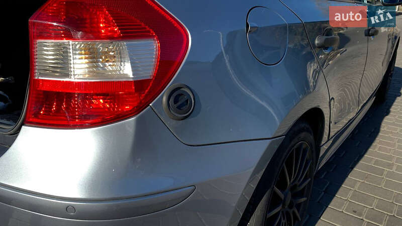 Хэтчбек BMW 1 Series 2006 в Одессе